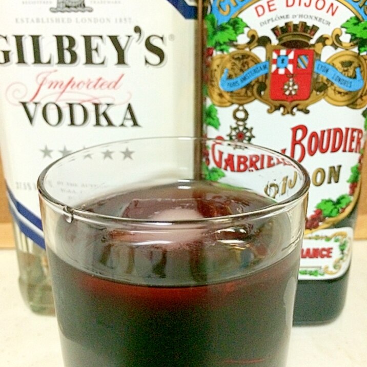 コーラとカシスのお酒 レシピ 作り方 By ゴールデンアルジータ 楽天レシピ